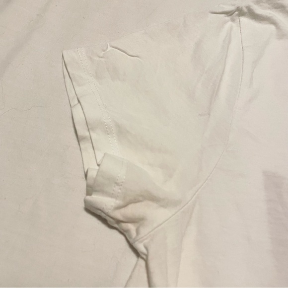 Levi's White T-Shirt Women’s Size Medium - Picture 14 of 16
